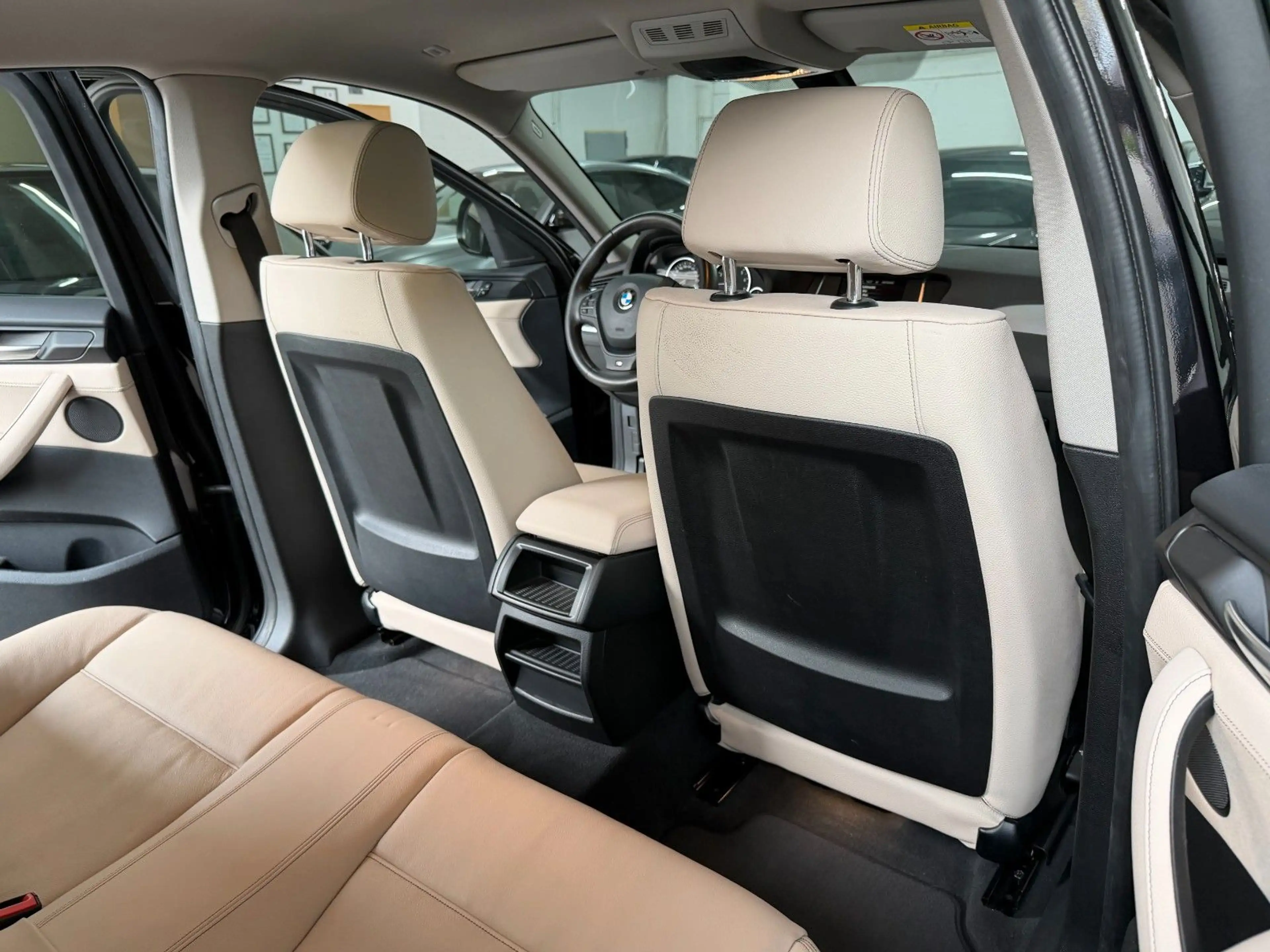 BMW X4 xD 20i ///M Lenk. Navi Leder 1 Hand wenig km — photo 11