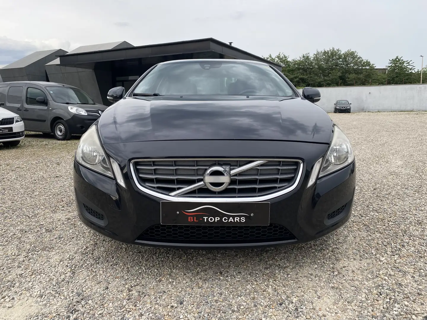 Volvo S60 1.6 D DRIVe Summum Start/Stop Černá - 2