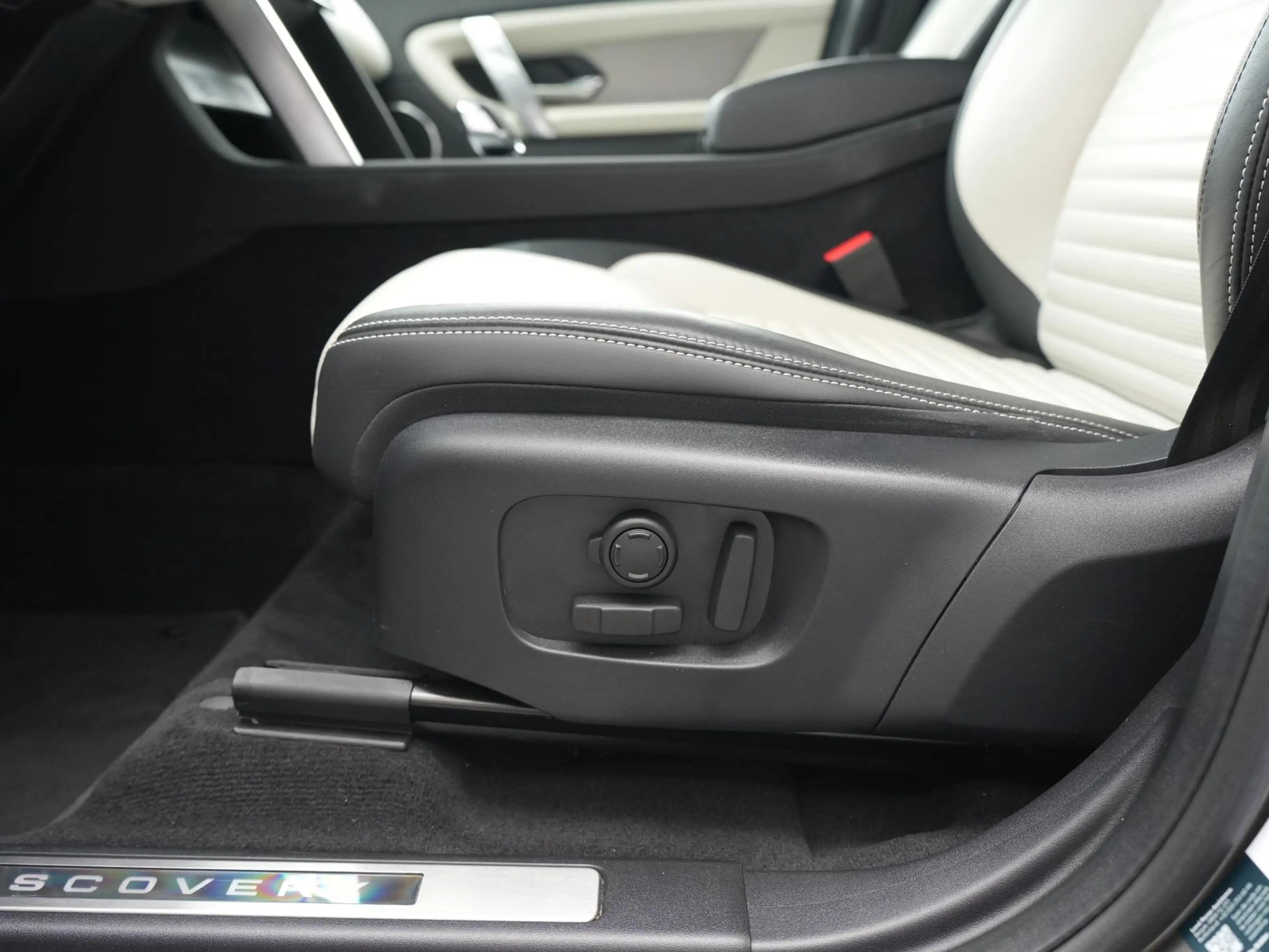 Land Rover Discovery Sport P300e PHEV Dynamic HSE | Technology Pack | Cold Cl — photo 16