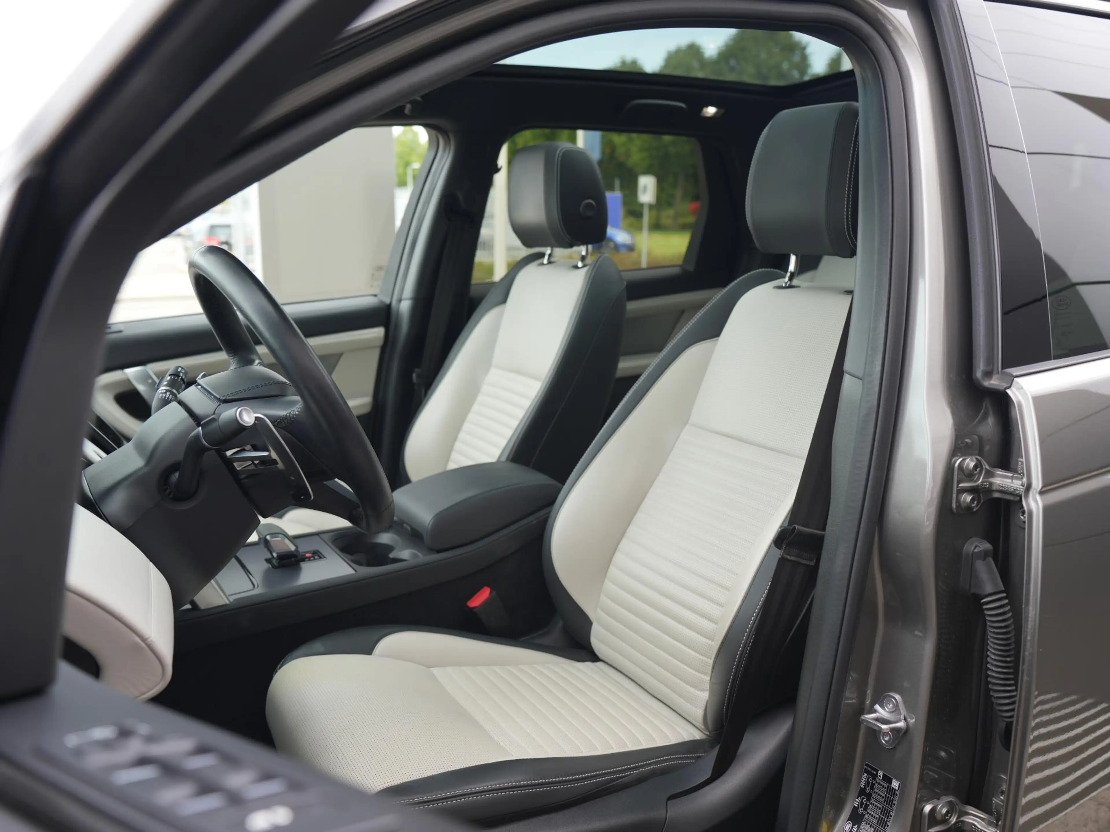 Land Rover Discovery Sport P300e PHEV Dynamic HSE | Technology Pack | Cold Cl — photo 17