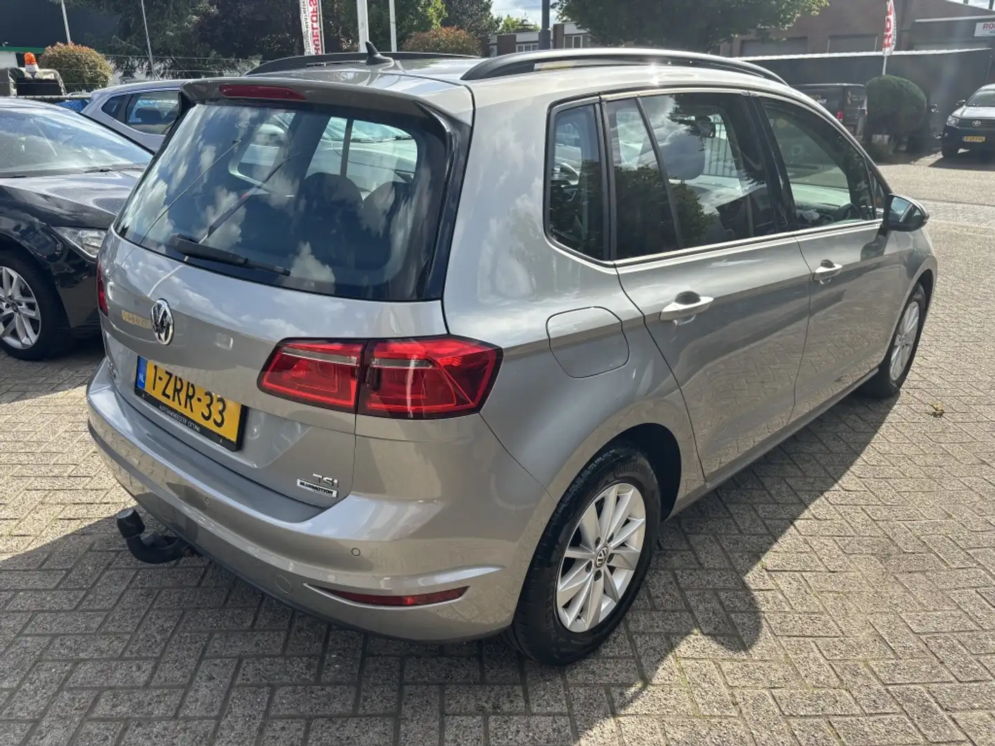 Volkswagen Golf Sportsvan 1.2 TSI Comfortline Grijs - 2