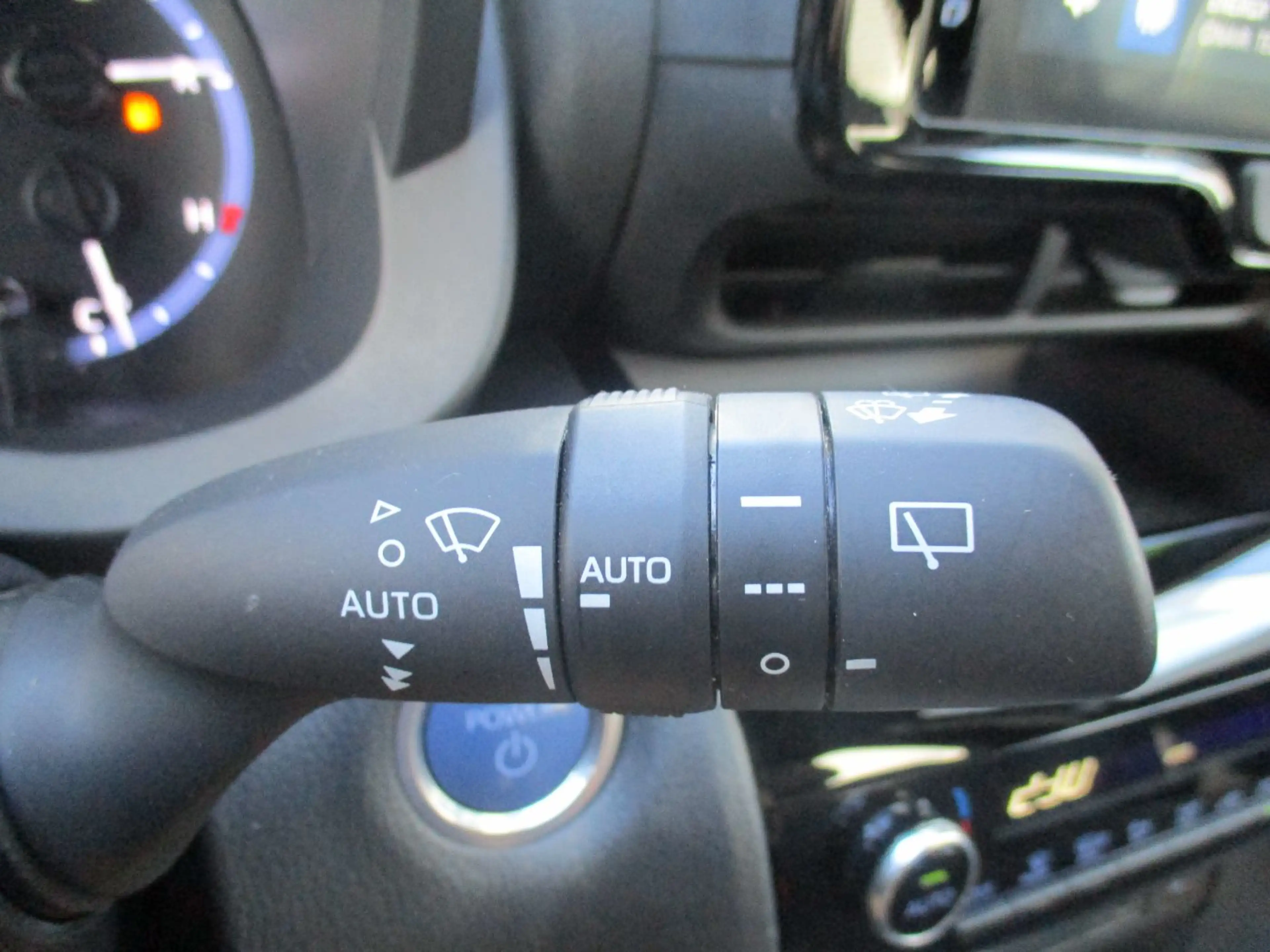 Toyota Yaris Cross 1.5 FWD Active Drive ACC+LED+Navi+LM — photo 8