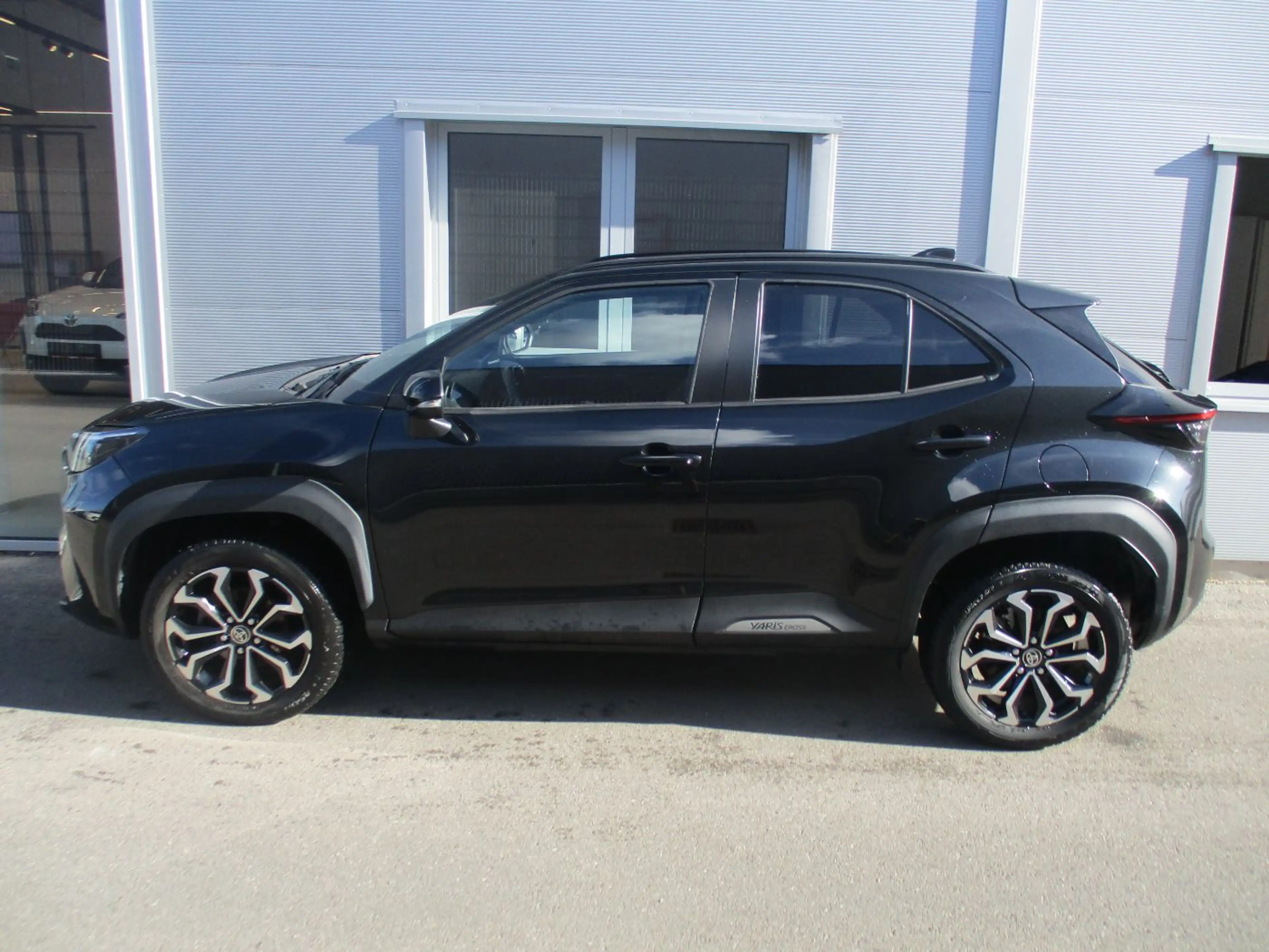 Toyota Yaris Cross 1.5 FWD Active Drive ACC+LED+Navi+LM — photo 13