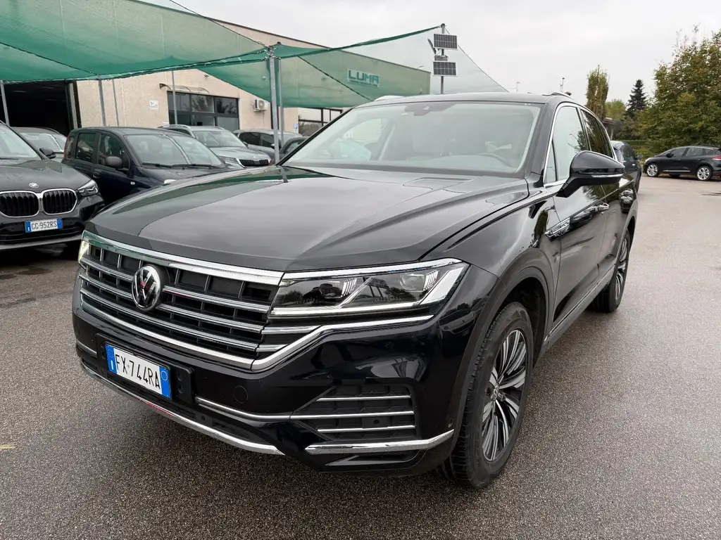 Volkswagen Touareg 2019 из Европы — купить под ключ