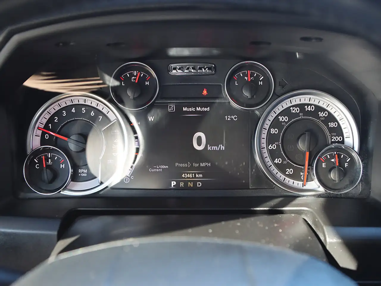 RAM 1500 снимка RAM 1500
