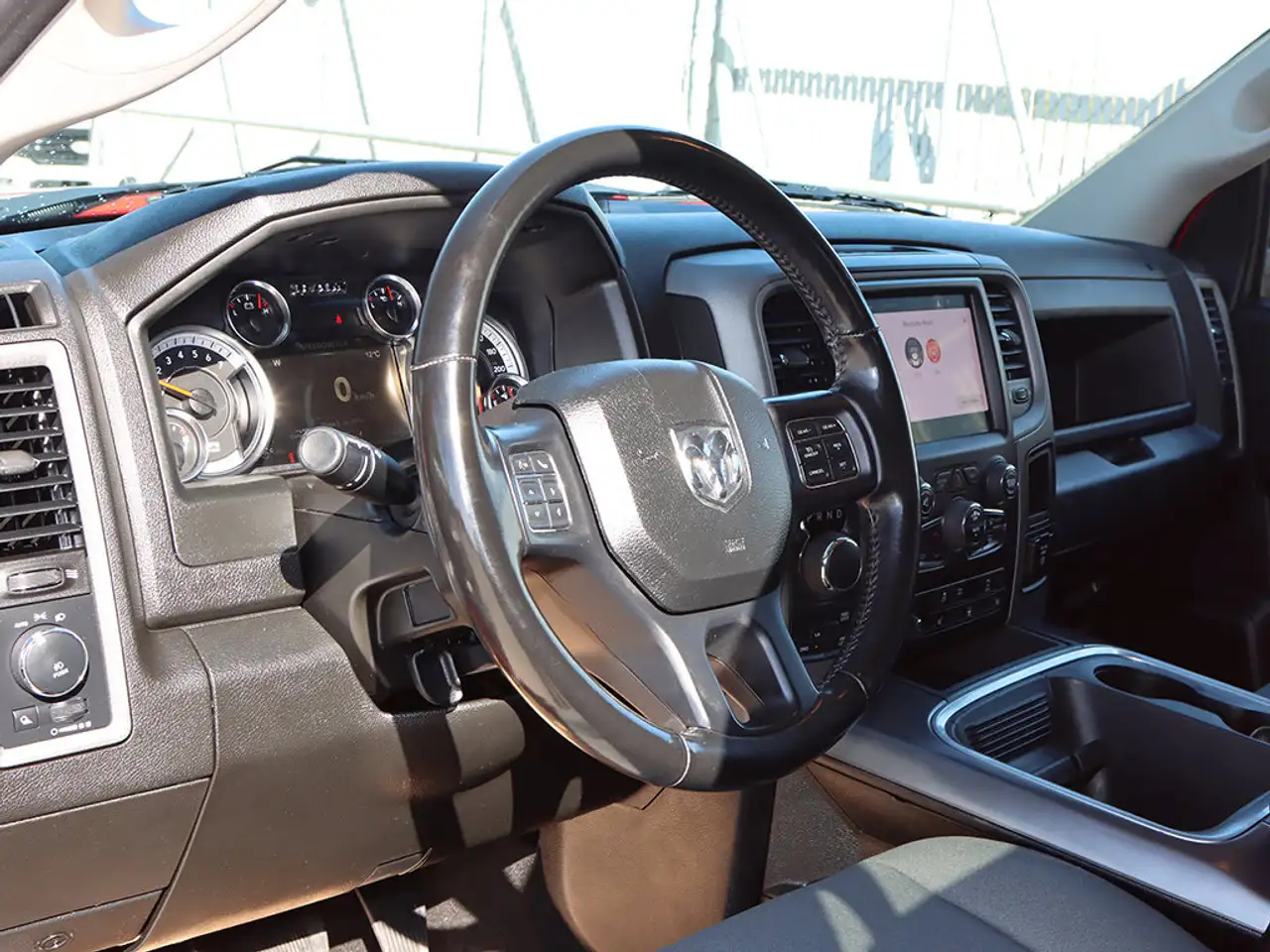 RAM 1500 снимка RAM 1500