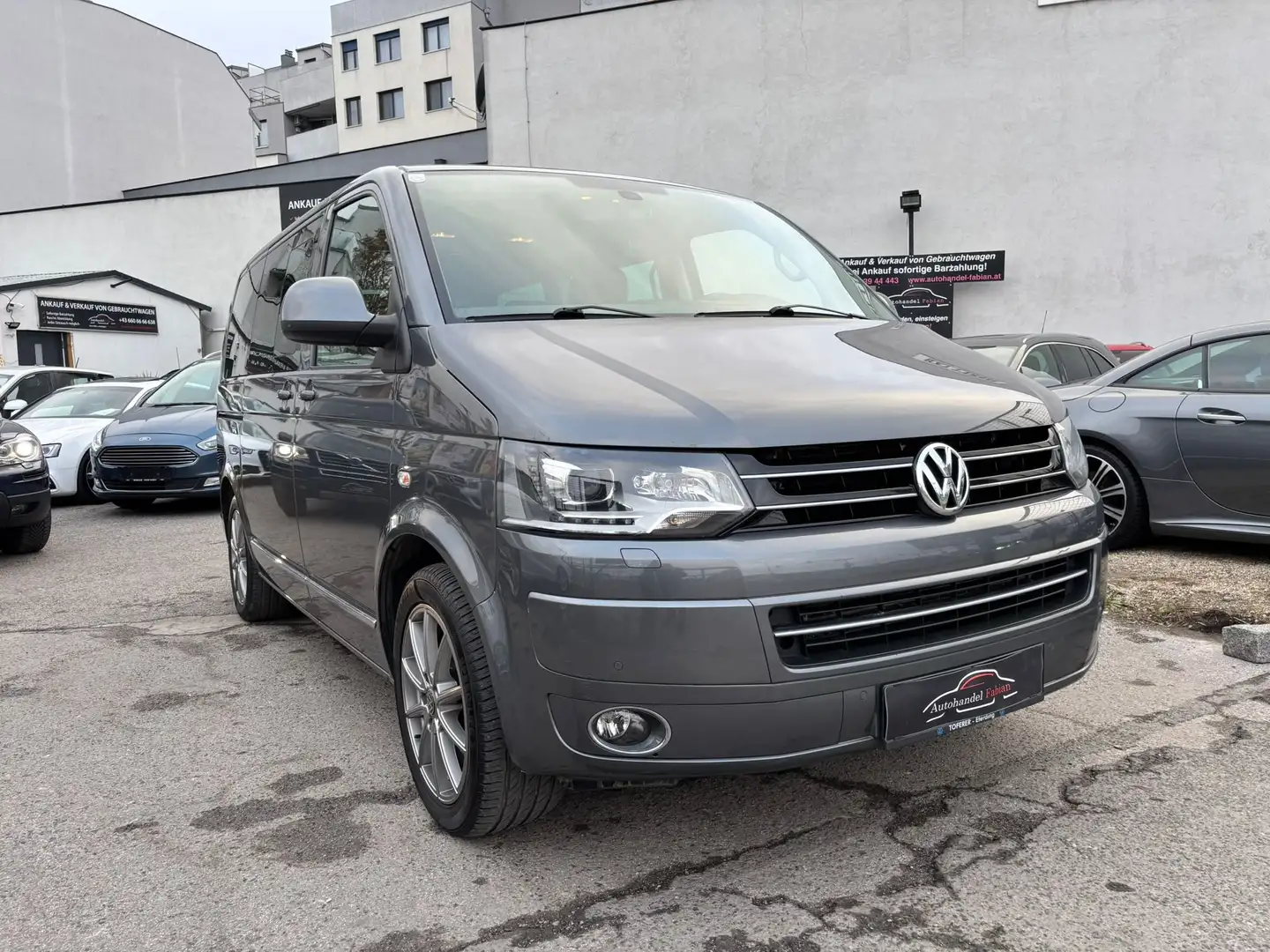 Volkswagen T5 Multivan Highline 2,0 Allrad Autom. 179PS 3,08t Leder top Grau - 1