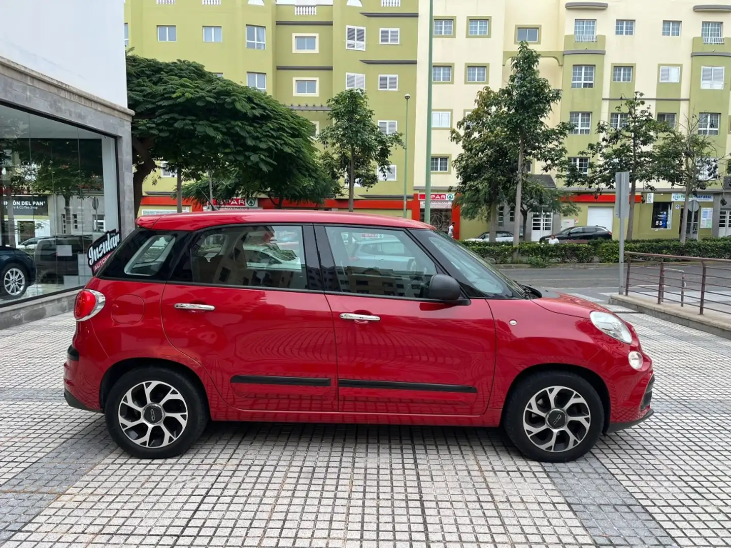 Fiat 500L 1.4 Lounge Rojo - 2
