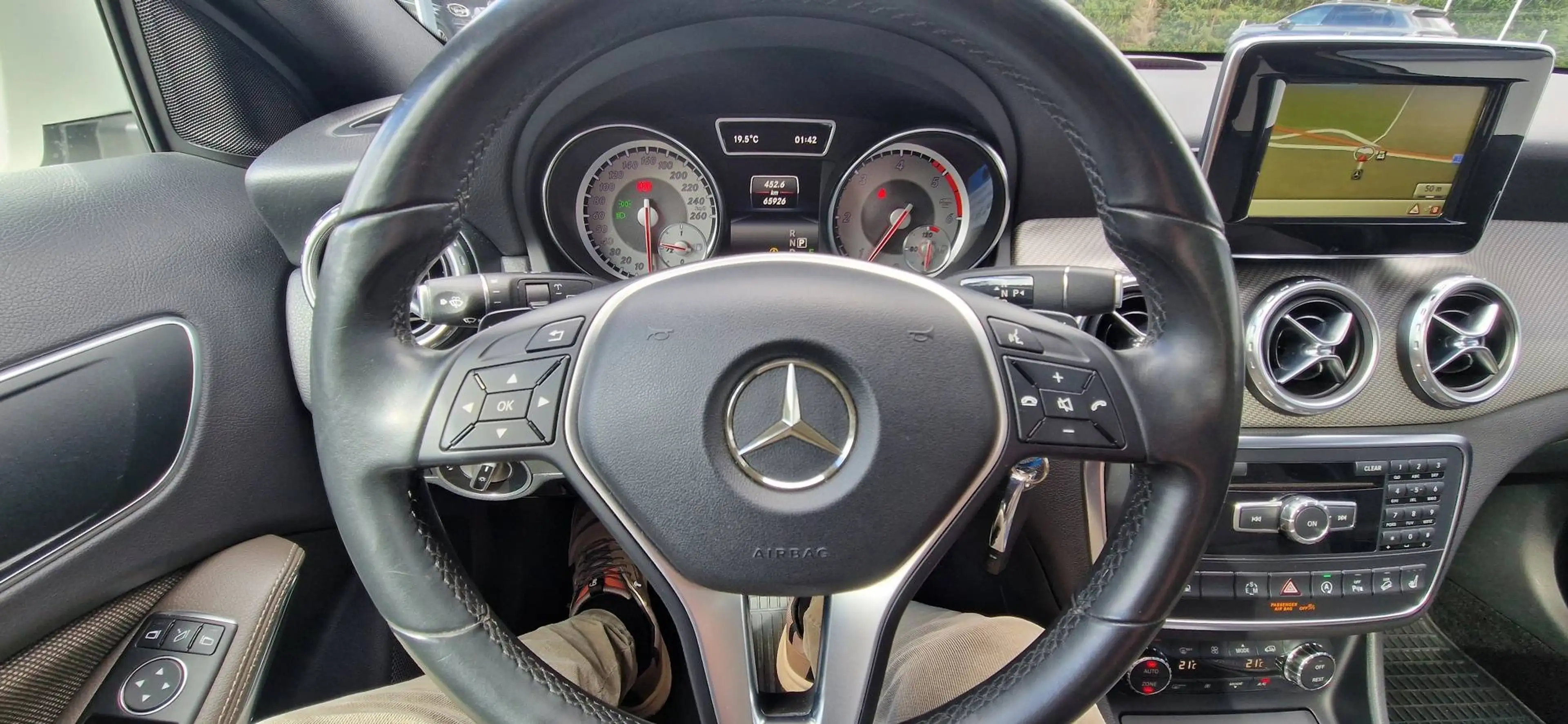 Mercedes-Benz GLA 200 Edition Lifestyle 4 Matic — photo 11
