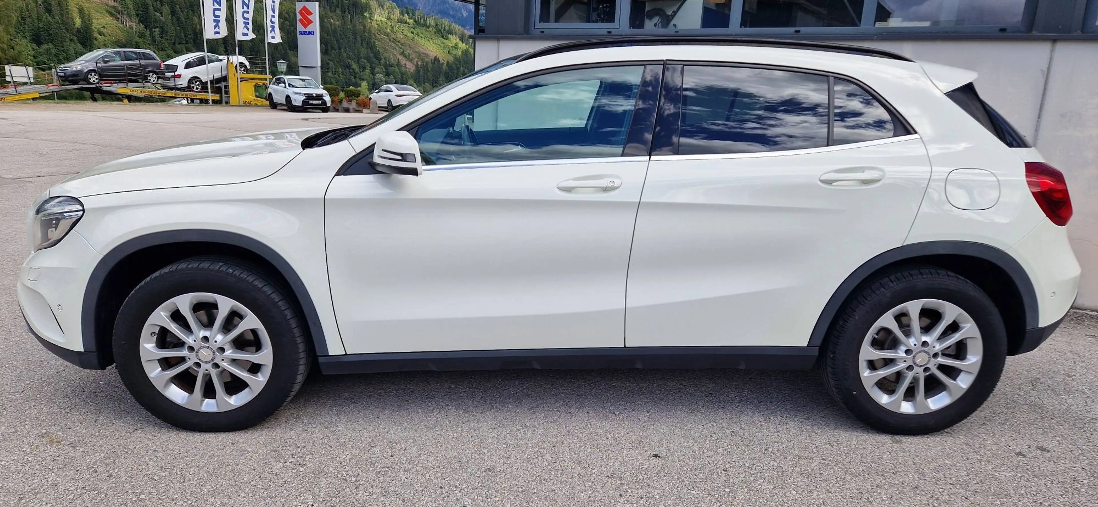 Mercedes-Benz GLA 200 Edition Lifestyle 4 Matic — photo 2
