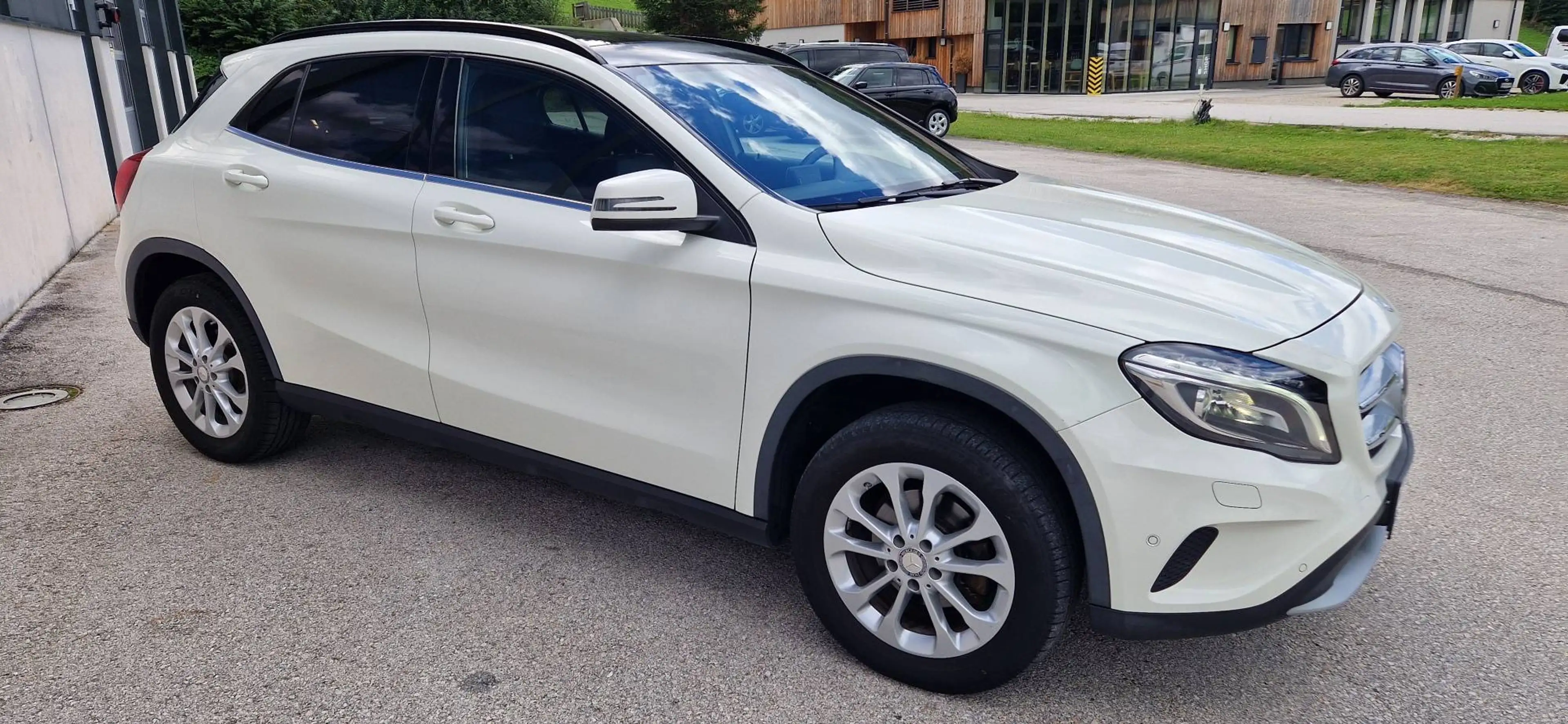 Mercedes-Benz GLA 200 Edition Lifestyle 4 Matic — photo 5