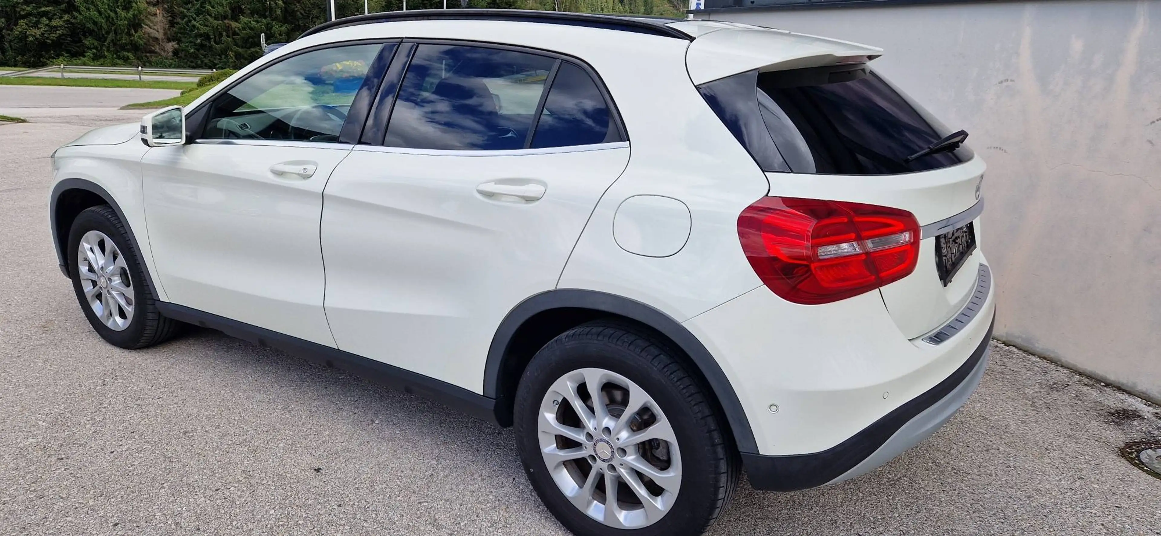 Mercedes-Benz GLA 200 Edition Lifestyle 4 Matic — photo 3