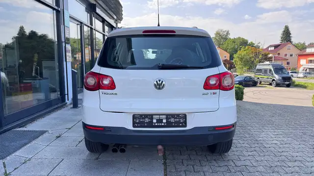 Volkswagen Tiguan view 5