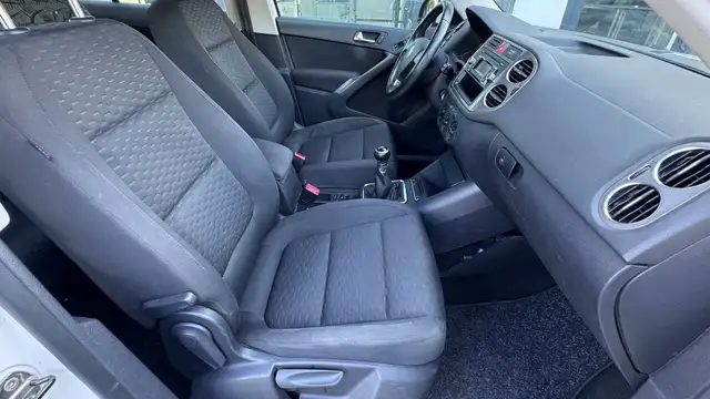 Volkswagen Tiguan view 13