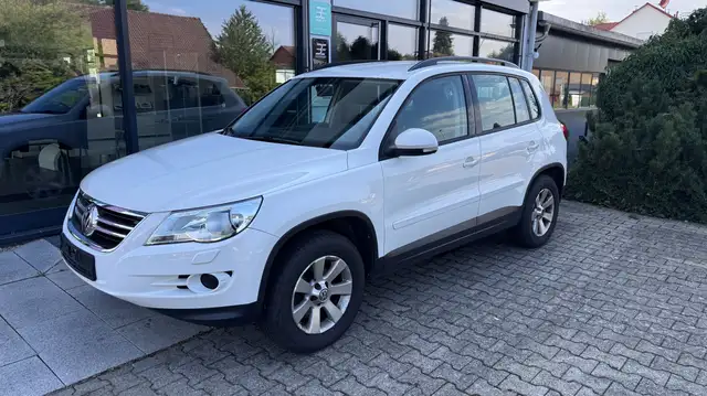 Volkswagen Tiguan view 2