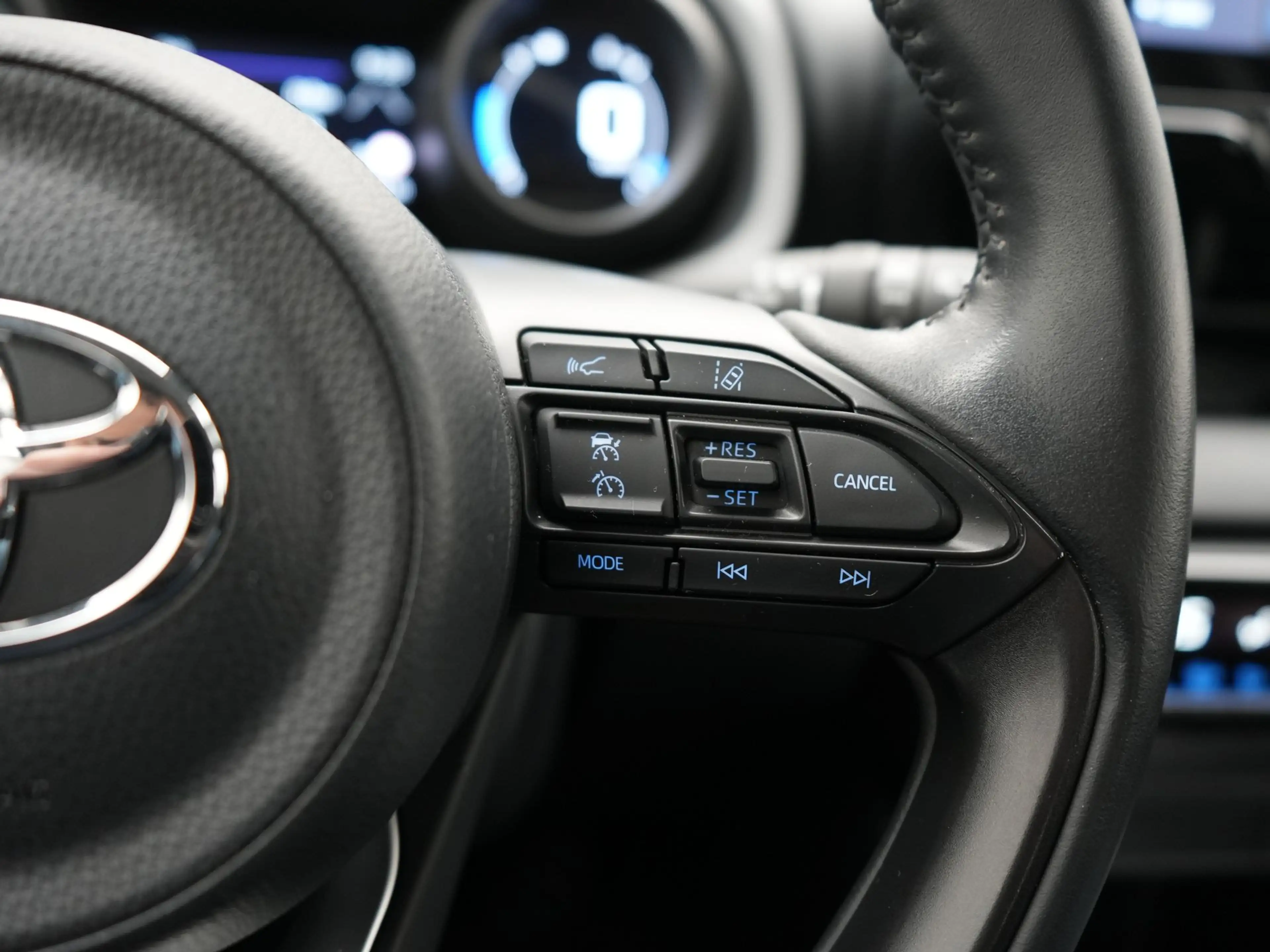 Toyota Yaris 1.5 Hybrid Dynamic — photo 14
