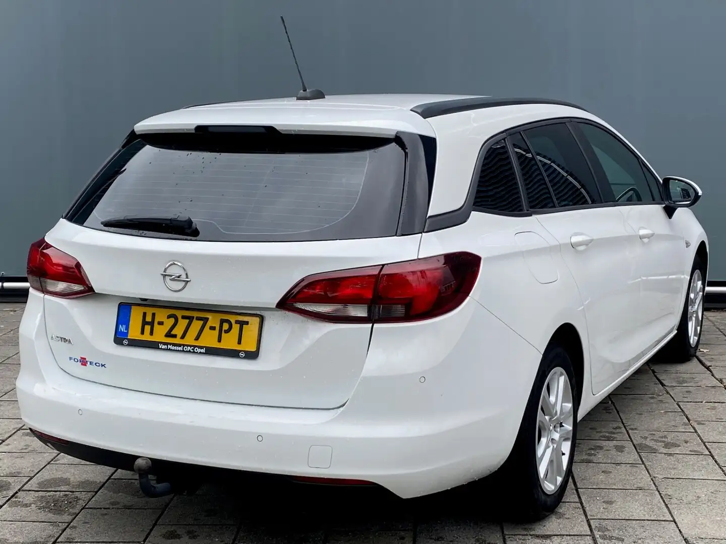 Opel Astra Sports Tourer BWJ 2020 | 1.2T 146PK Business Ed | Wit - 2