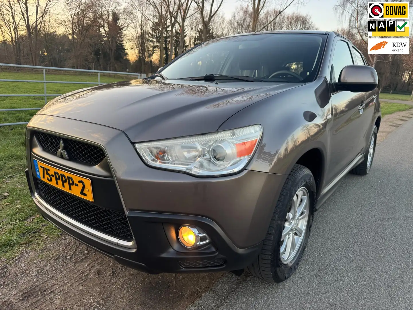 Mitsubishi ASX 1.6 Intro Edition ClearTec met airco en trekhaak Brun - 1