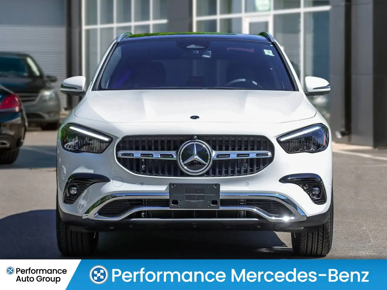 Mercedes-Benz GLA снимка Mercedes-Benz GLA