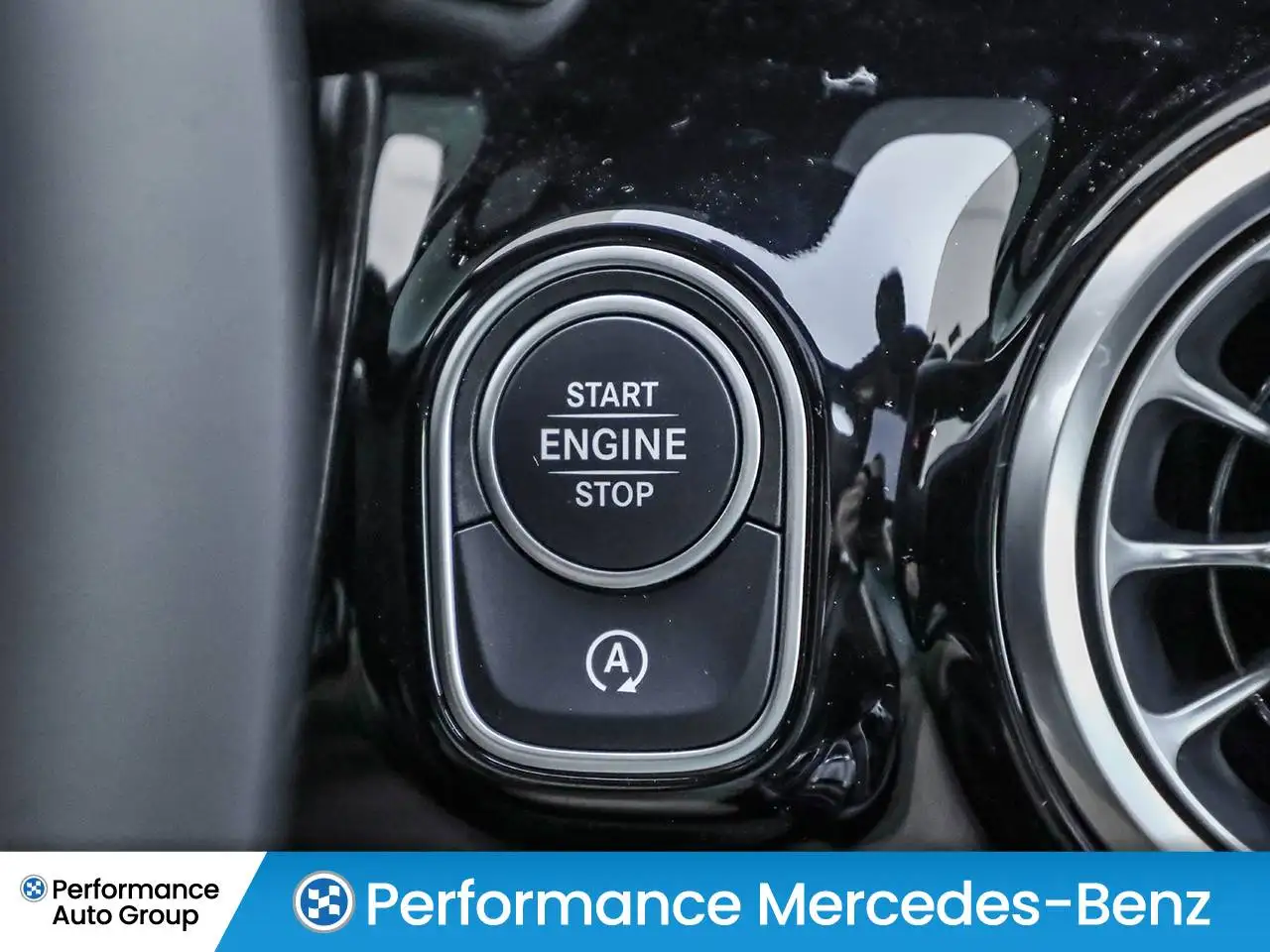 Mercedes-Benz GLA снимка Mercedes-Benz GLA