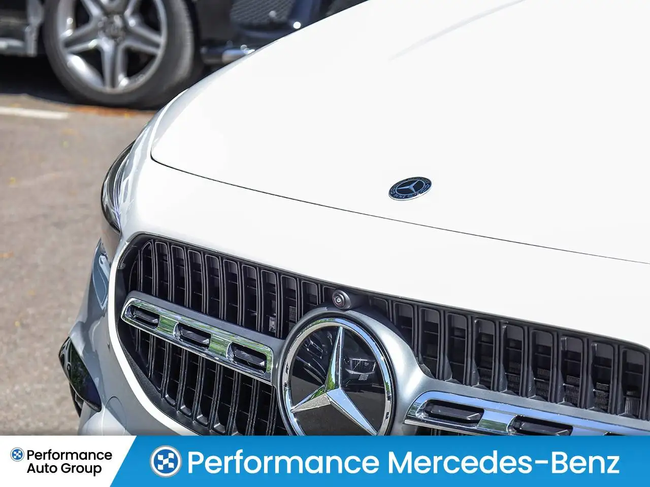 Mercedes-Benz GLA снимка Mercedes-Benz GLA