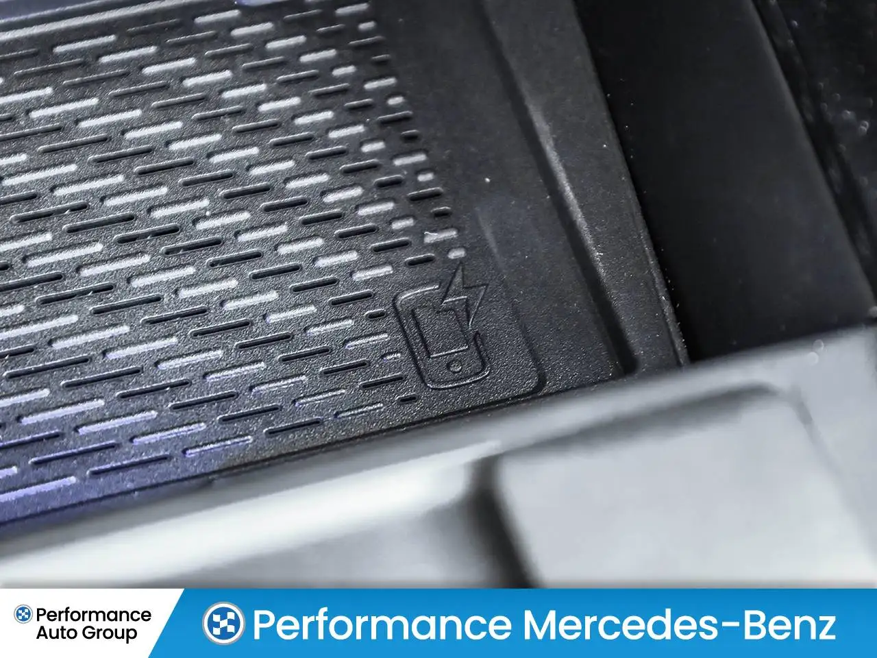 Mercedes-Benz GLA снимка Mercedes-Benz GLA