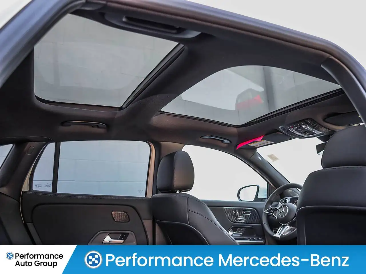 Mercedes-Benz GLA снимка Mercedes-Benz GLA