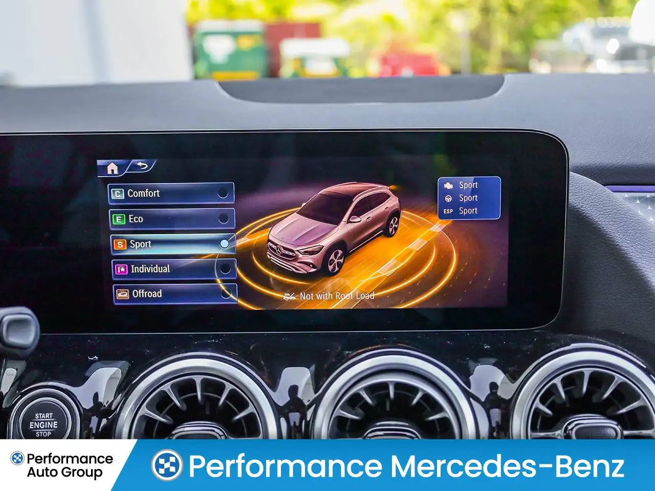 Mercedes-Benz GLA снимка Mercedes-Benz GLA