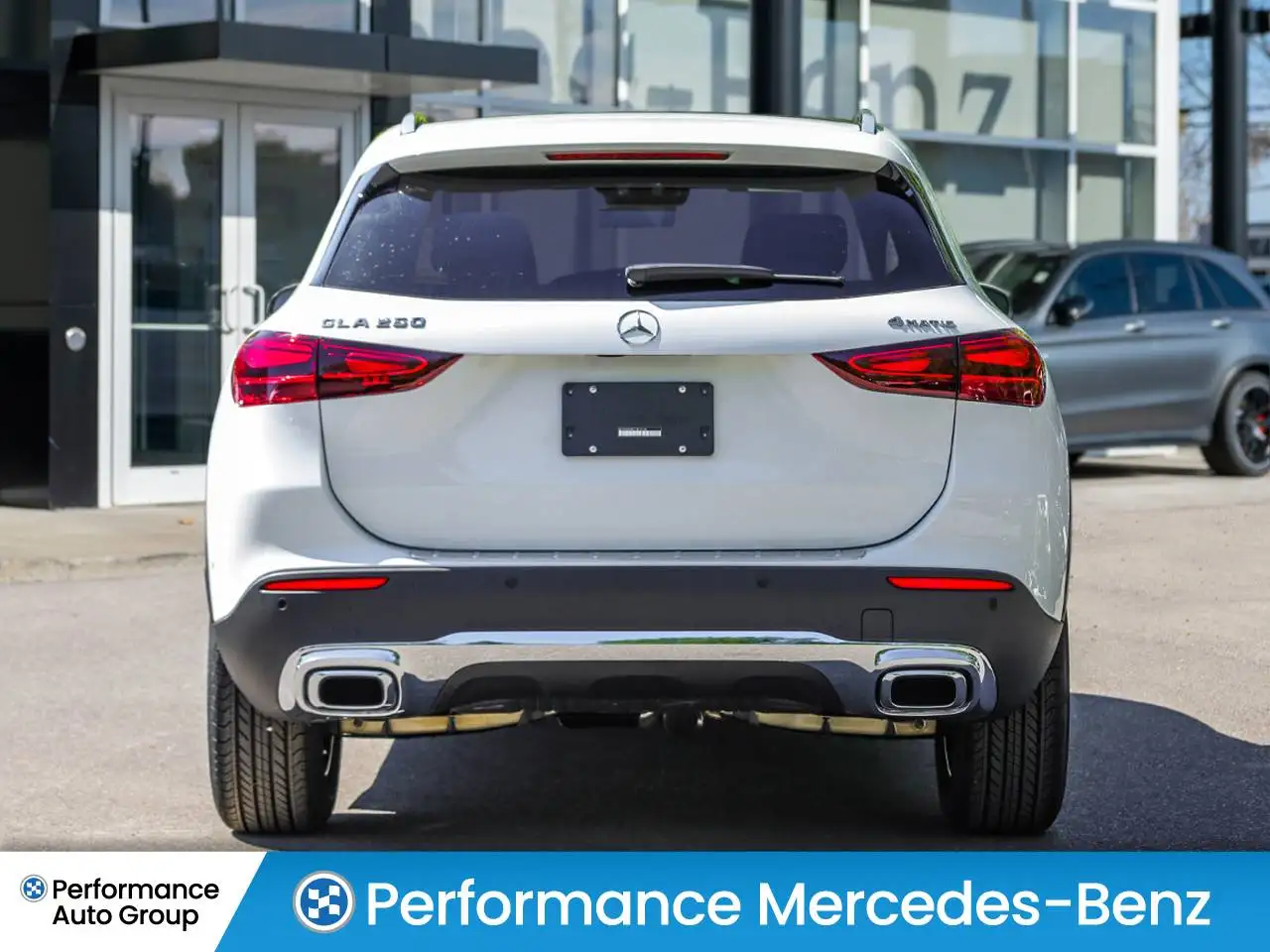 Mercedes-Benz GLA снимка Mercedes-Benz GLA