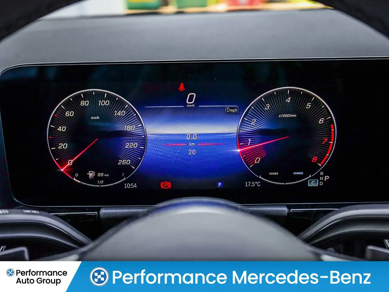 Mercedes-Benz GLA снимка Mercedes-Benz GLA
