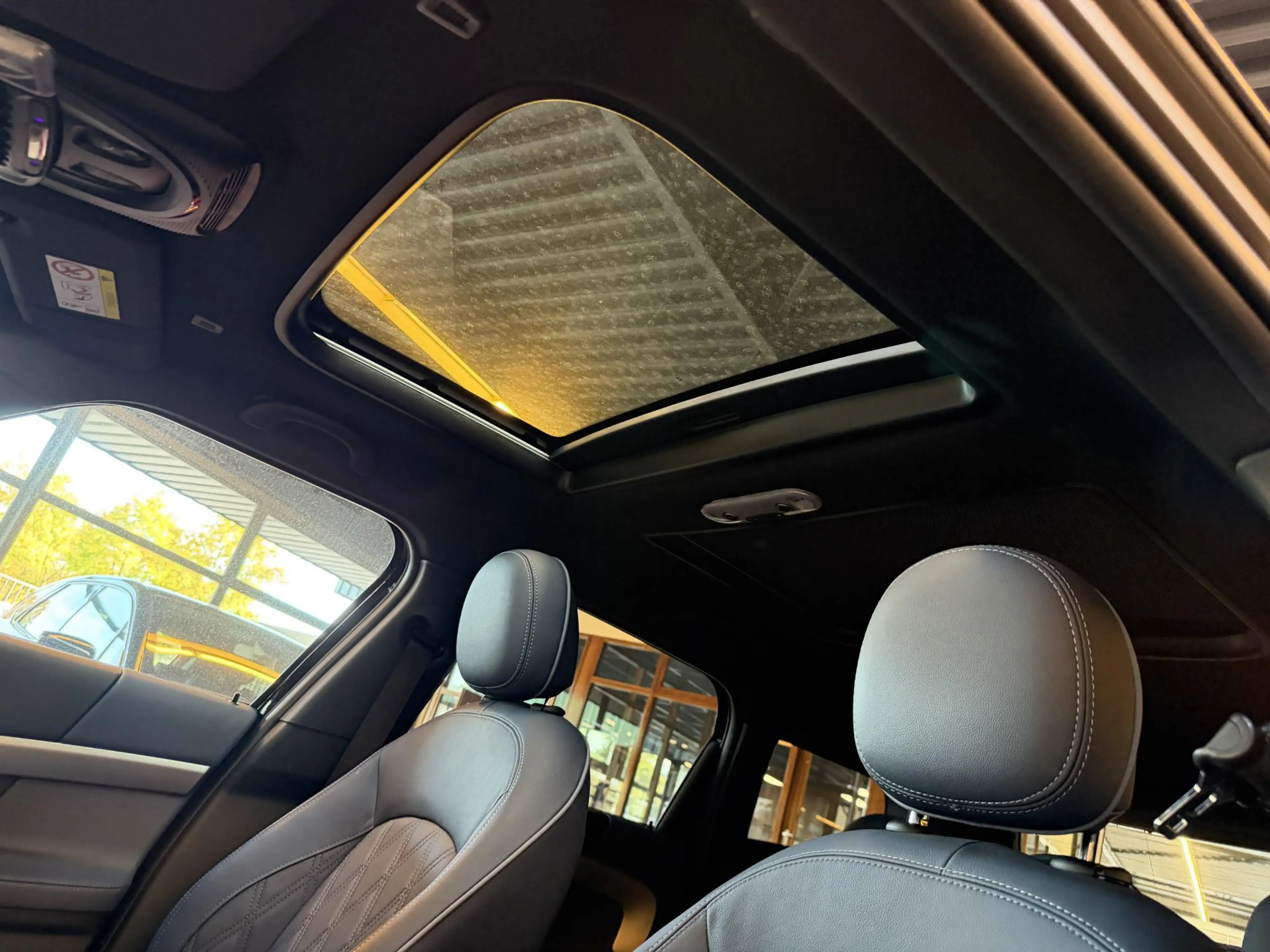 MINI Cooper SE Countryman 1.5 ALL4 Essential | HUD | Pano | Memory | Leder | — photo 9