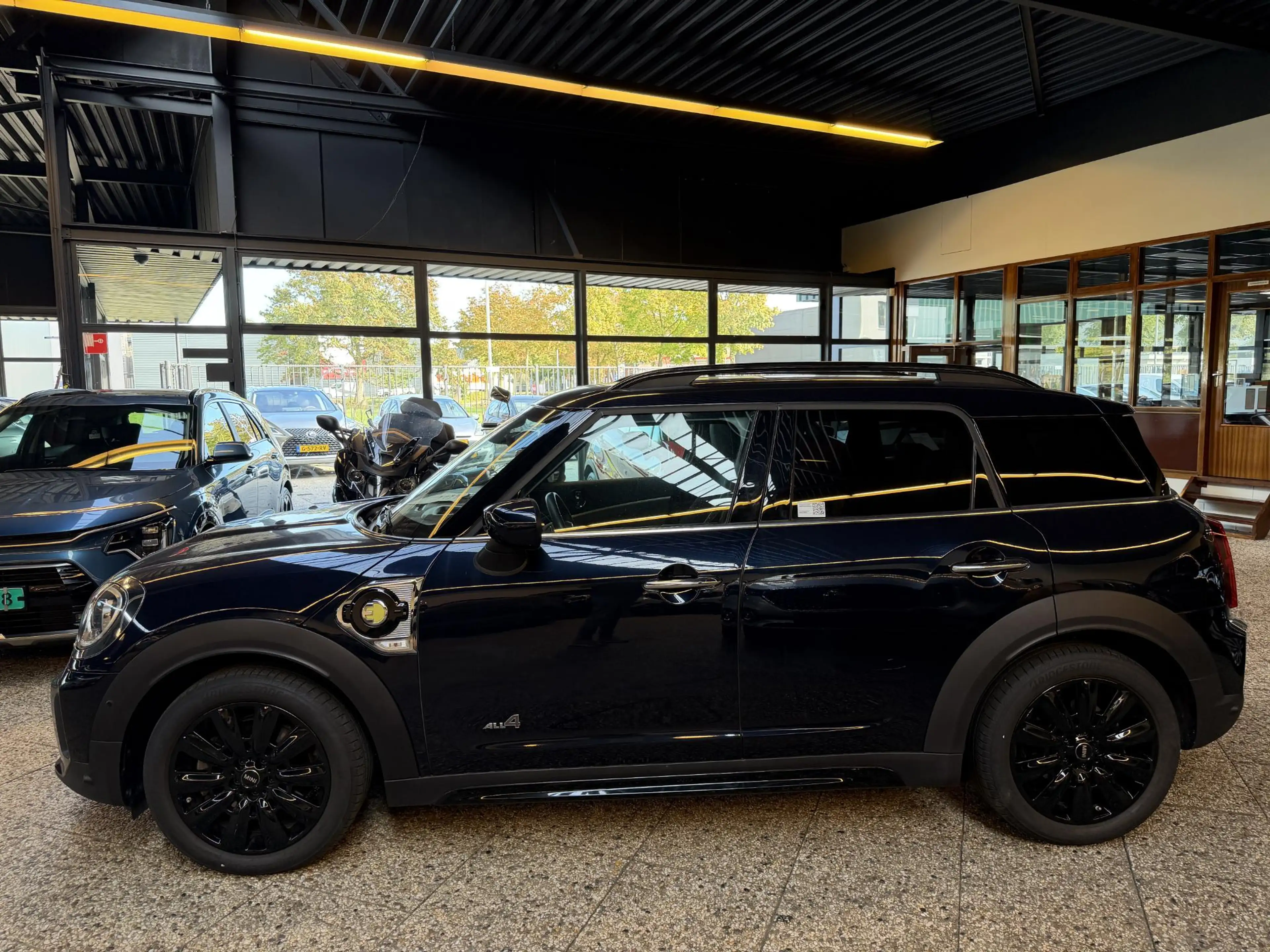 MINI Cooper SE Countryman 1.5 ALL4 Essential | HUD | Pano | Memory | Leder | — photo 2