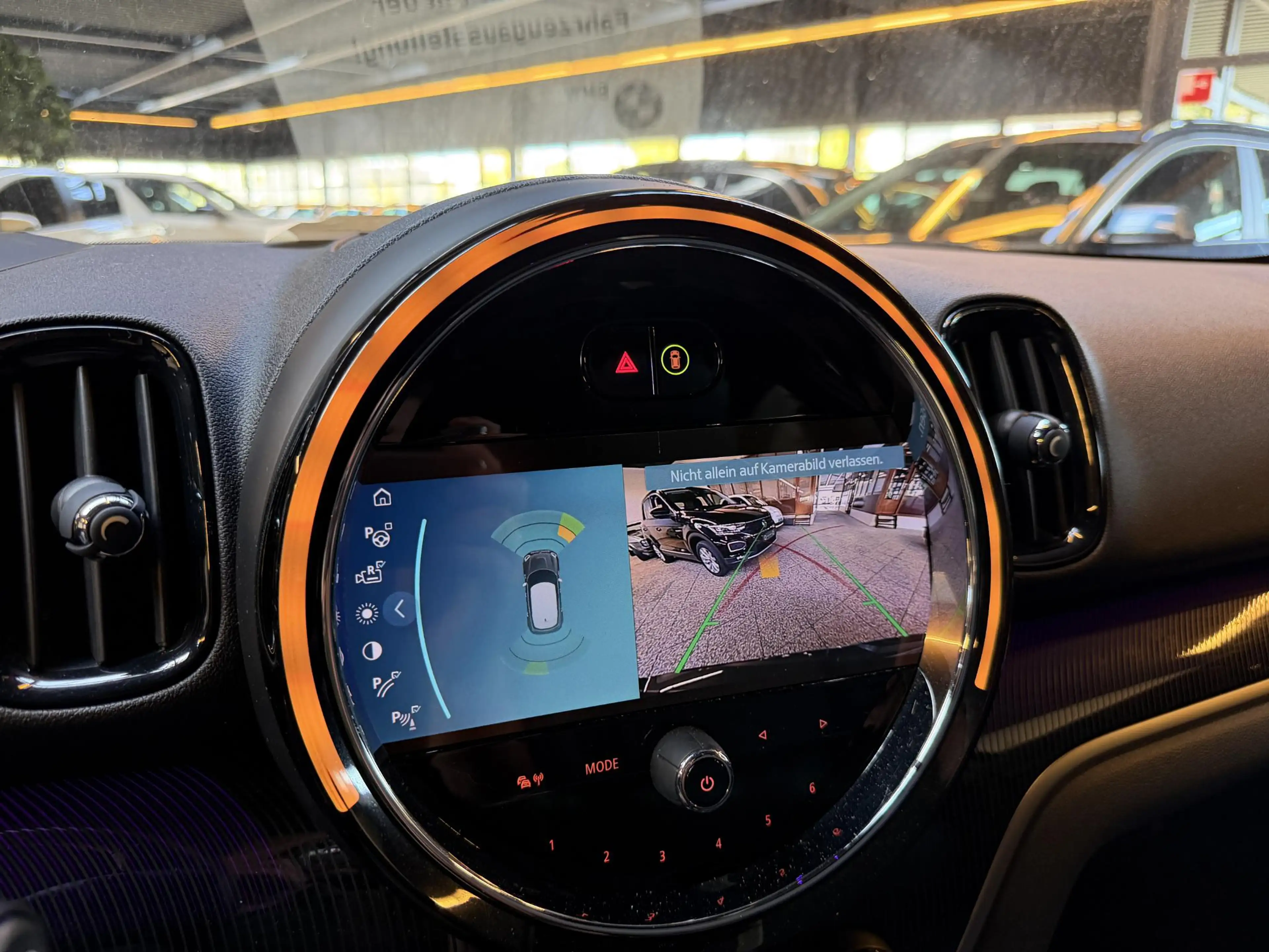 MINI Cooper SE Countryman 1.5 ALL4 Essential | HUD | Pano | Memory | Leder | — photo 14