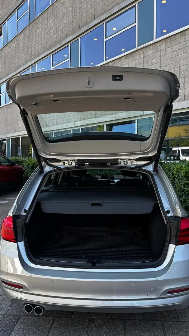 BMW 320 320 d - 2