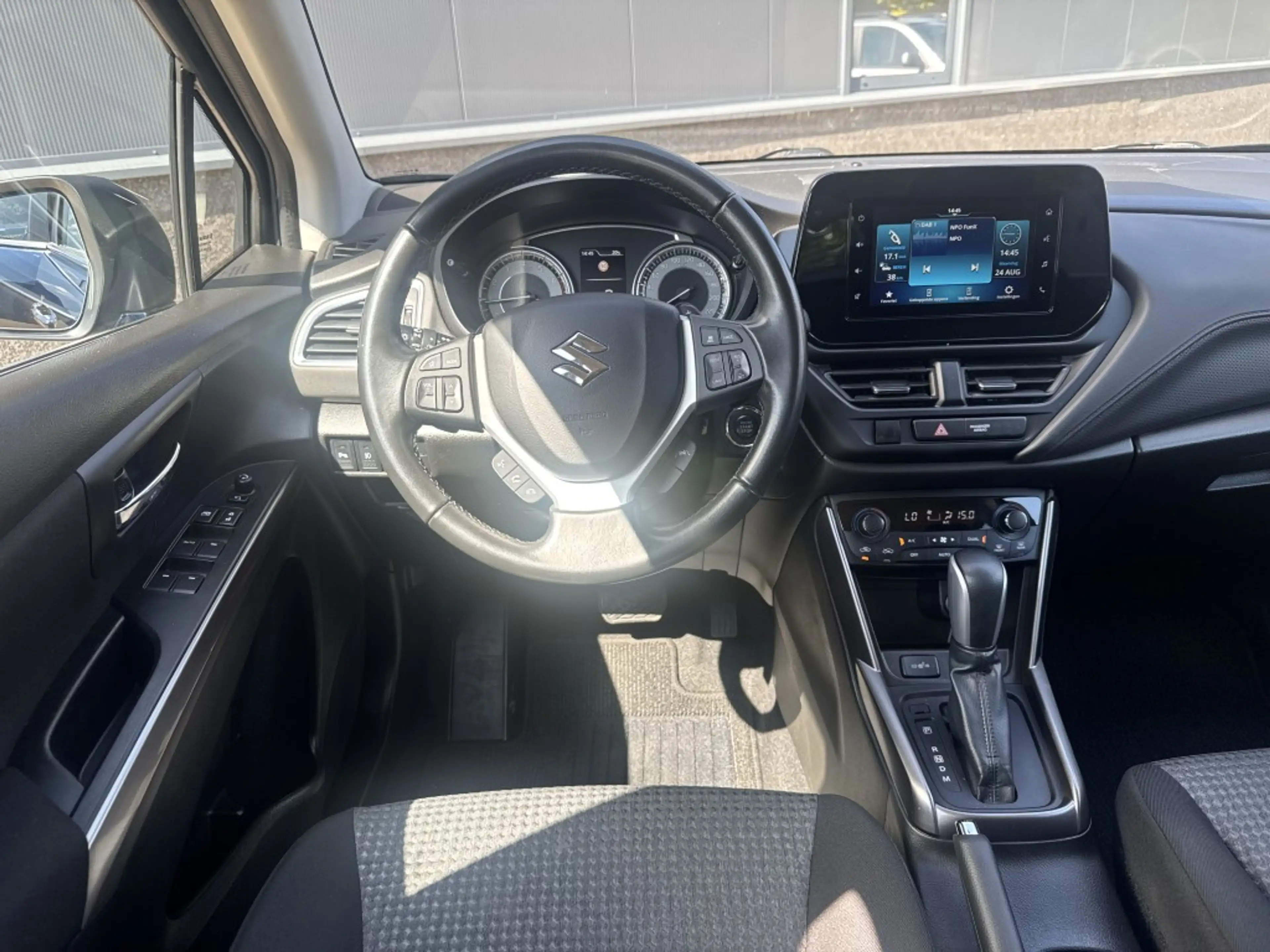 Suzuki S-Cross 1.4 Boosterjet Style Smart Hybrid — photo 5