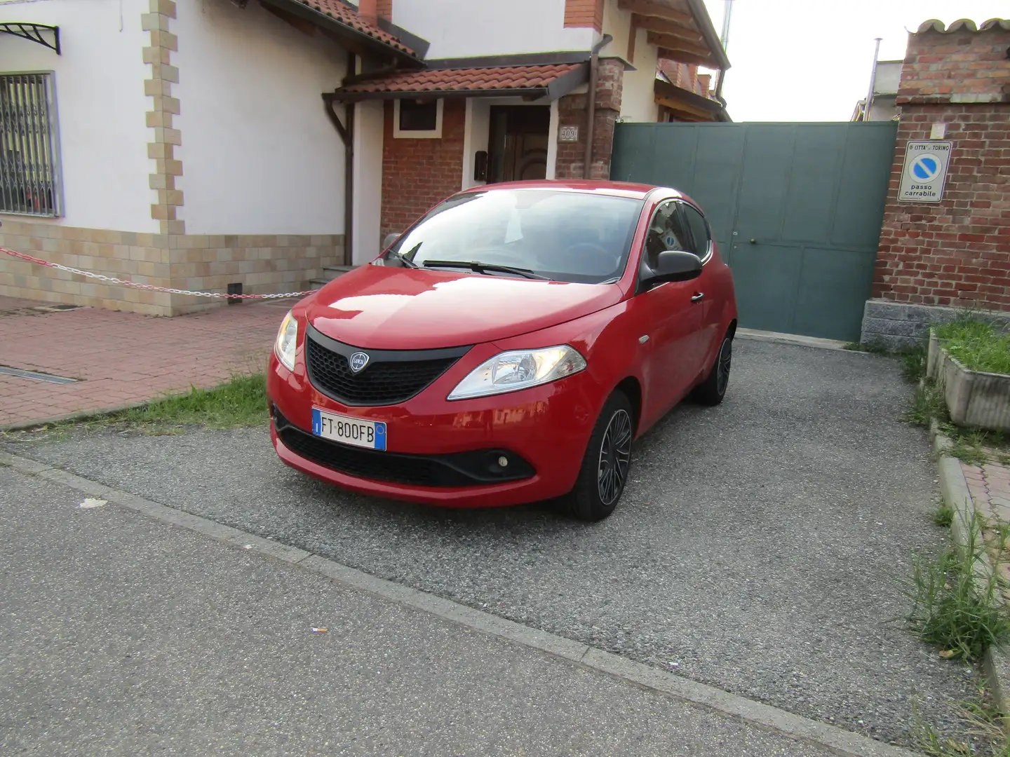 Lancia Ypsilon 1.2 70CV "64.400 km" GPL casa madre, Bluetooth Rosso - 1