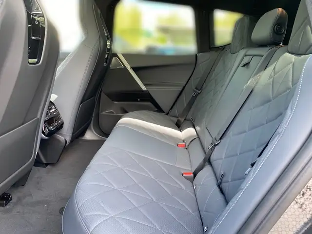 BMW Ix view 11
