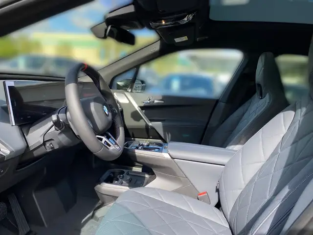 BMW Ix view 7