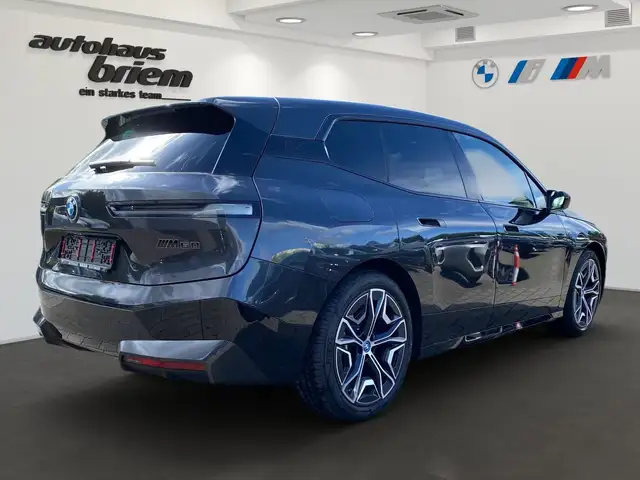 BMW Ix view 3