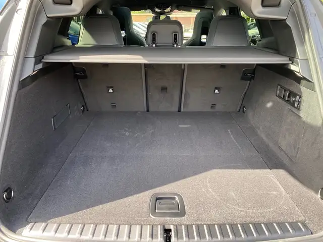 BMW Ix view 12