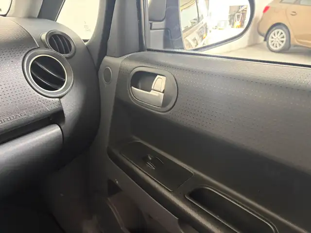 Mitsubishi Colt view 18