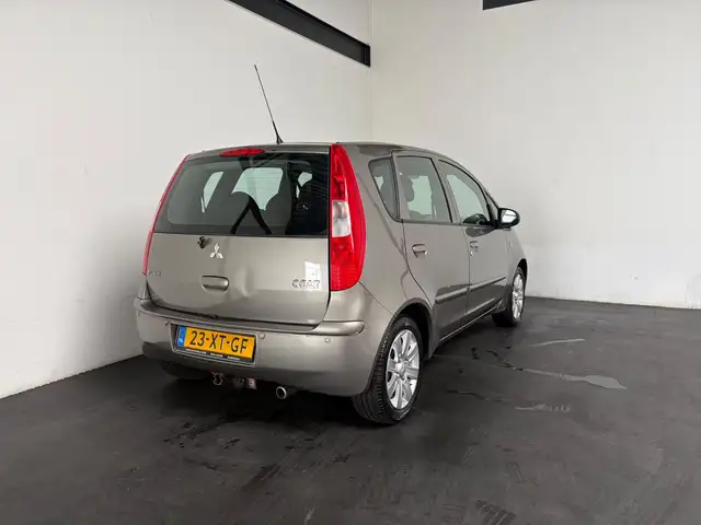 Mitsubishi Colt view 2