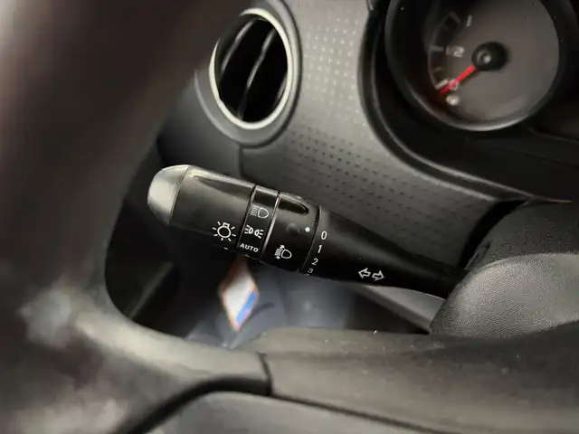 Mitsubishi Colt view 9