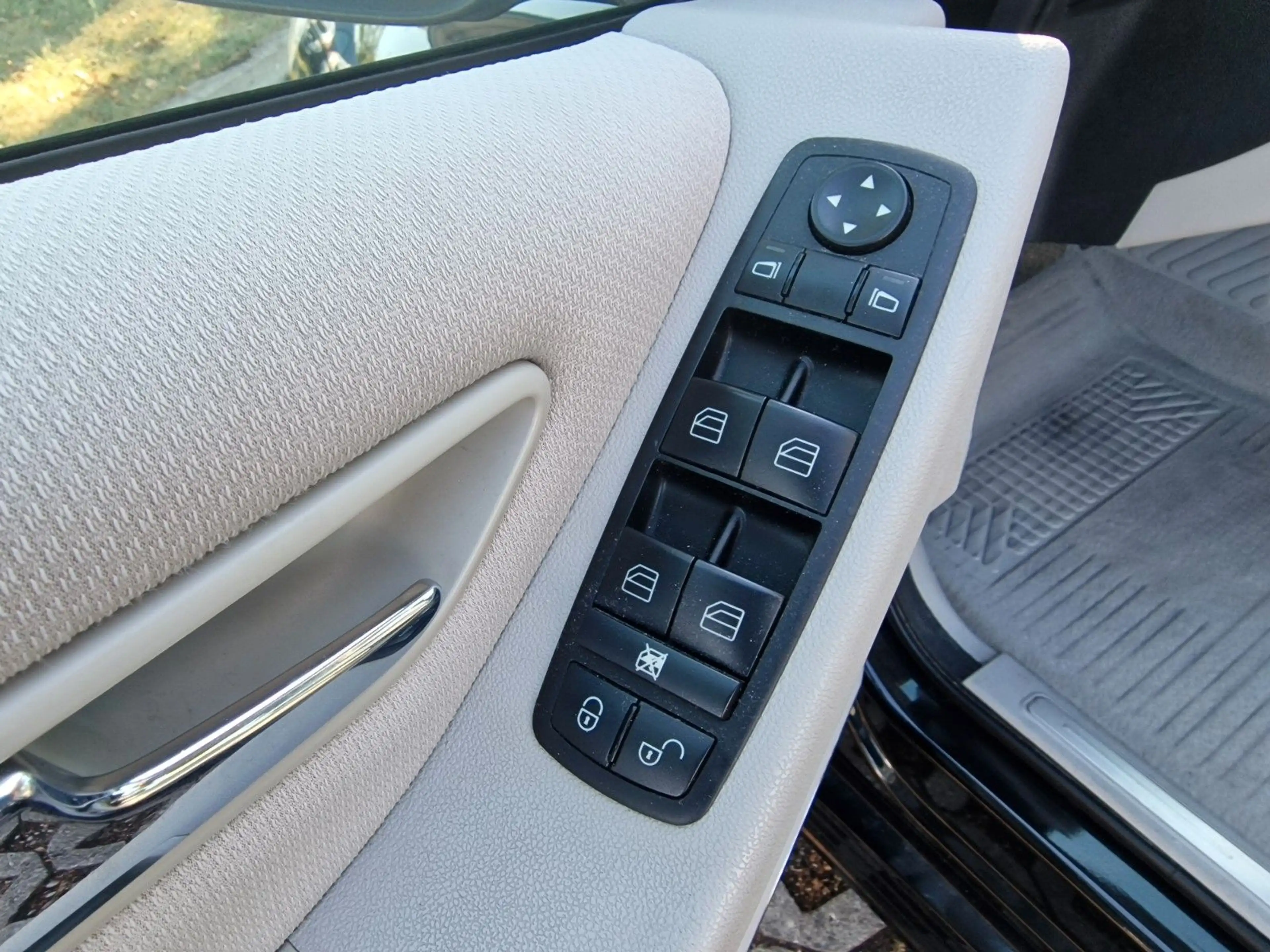 Mercedes-Benz B 200 / Automatik/Klima/Scheckheft gepfl. — photo 12