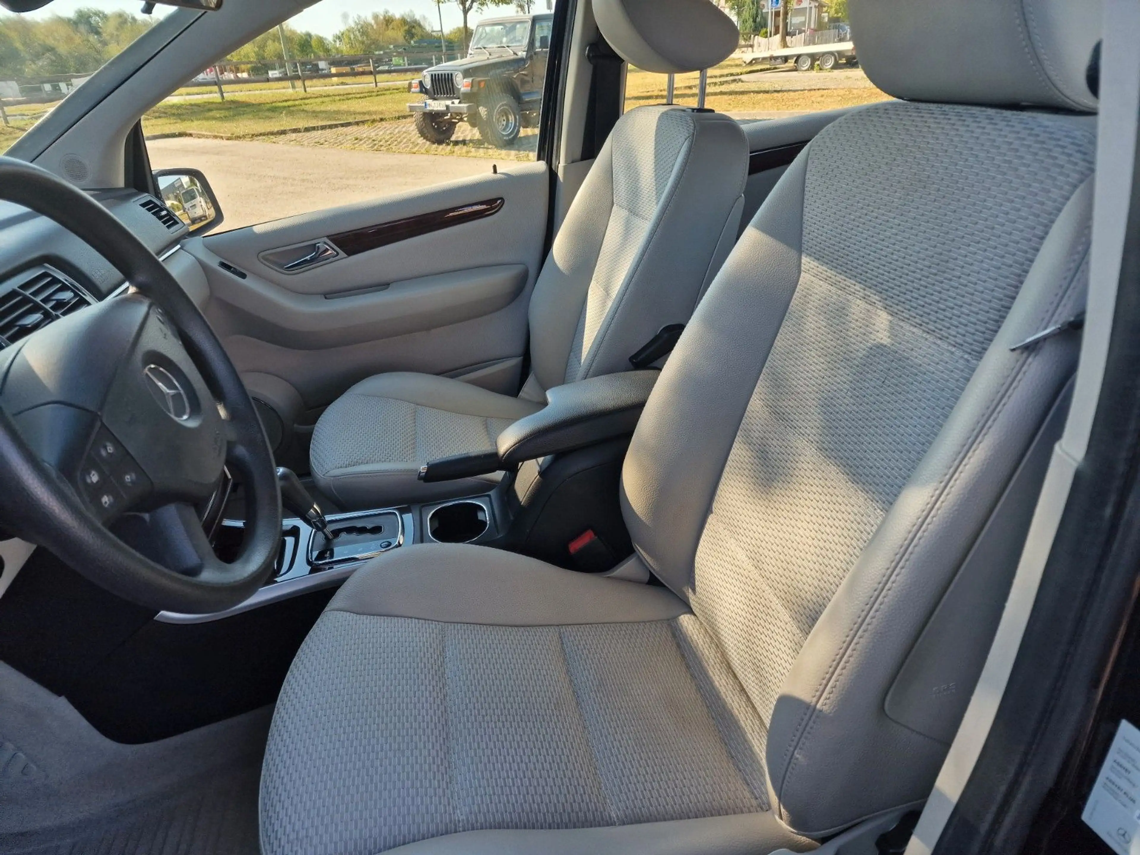 Mercedes-Benz B 200 / Automatik/Klima/Scheckheft gepfl. — photo 11