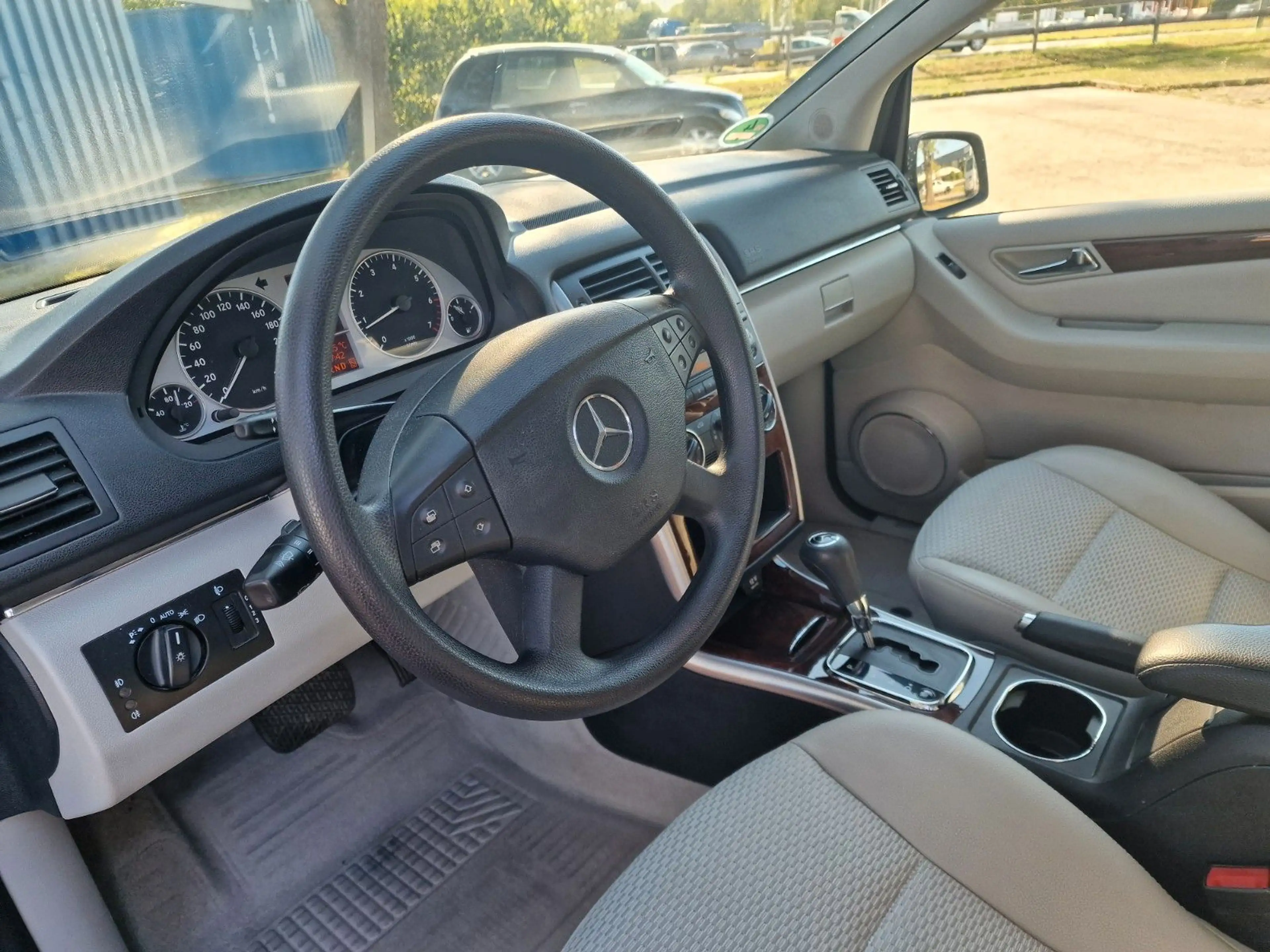 Mercedes-Benz B 200 / Automatik/Klima/Scheckheft gepfl. — photo 10