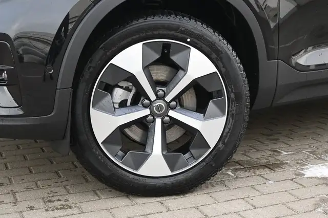 Volvo XC40 view 11