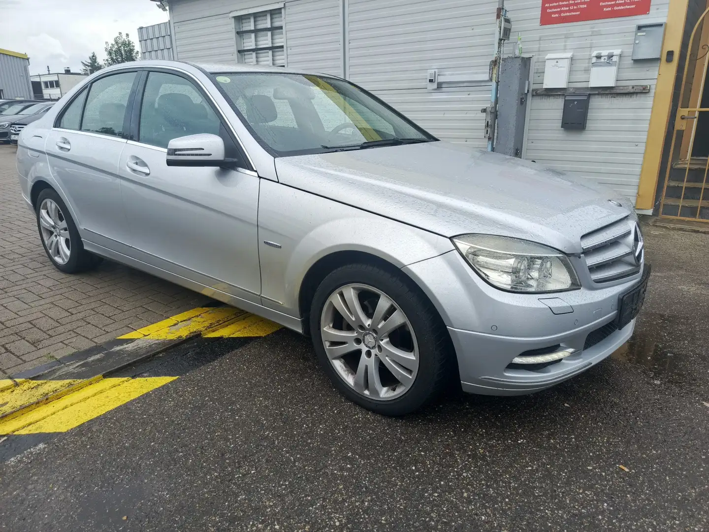 Mercedes-Benz 220 - 1