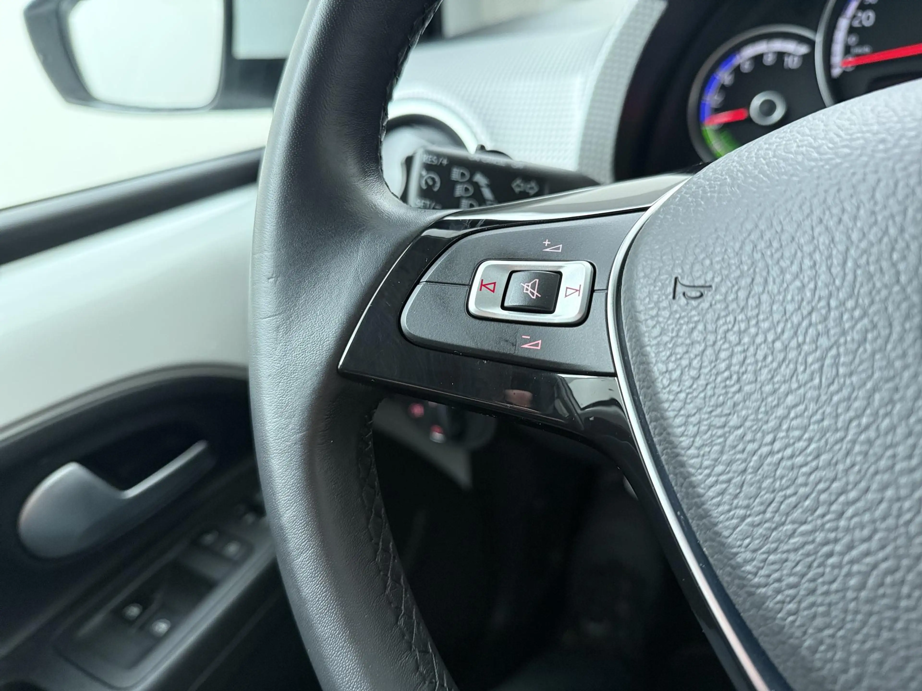 Volkswagen e-up! e-up! | 83 PK | SoH 89% | Automaat | Achteruitrijc — photo 8