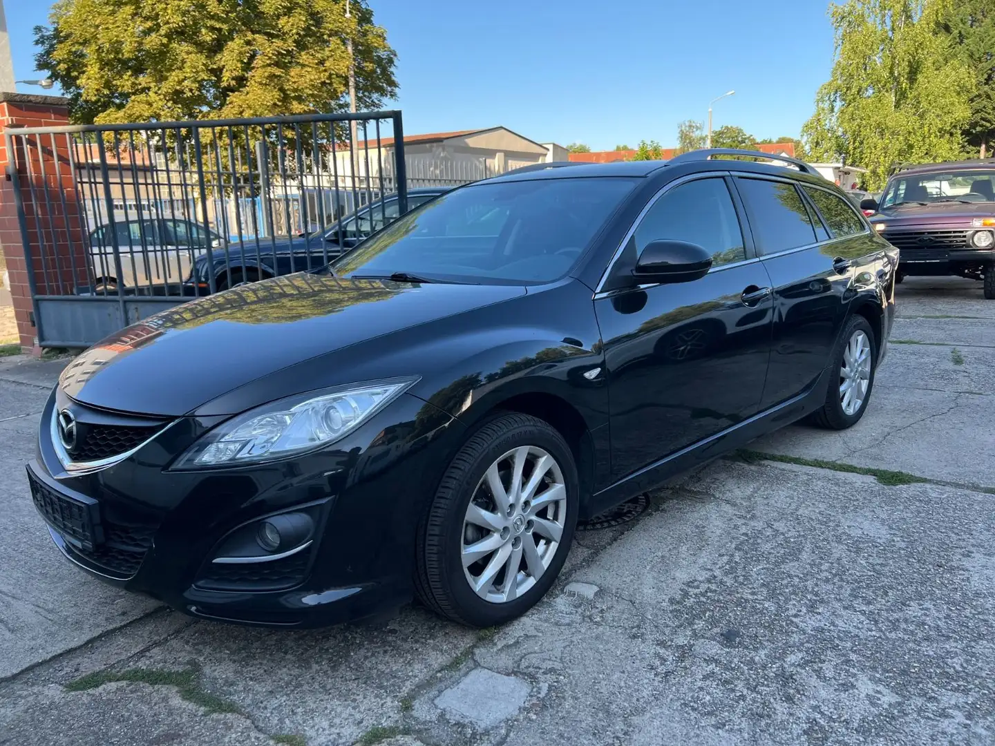 Mazda 6 Kombi 2.0 Active, 8x Bereift, 1. HAND, TÜV Schwarz - 2